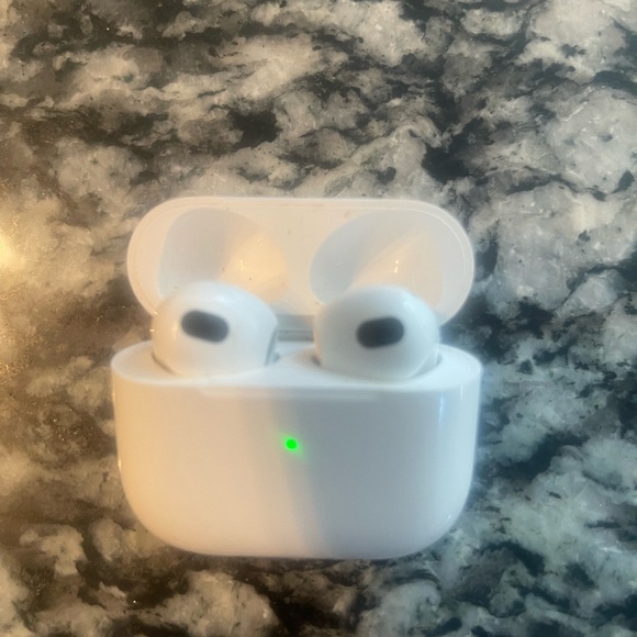 Nice Apple AirPod headphones for sale!